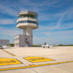Empresarii puternici de la Aerodromul Tuzla au obținut un contract de 2,8 milioane de lei cu Transelectrica 2 firma magnatilor care controleaza aerodromul de la tuzla a prins un contract de 28 milioane de lei cu transelectrica 68241db1bfd40