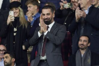 fostul jucator al barcelonei actual antrenor si condamnat la inchisoare semneaza cu sahtior donetk 6832f90dd33d8