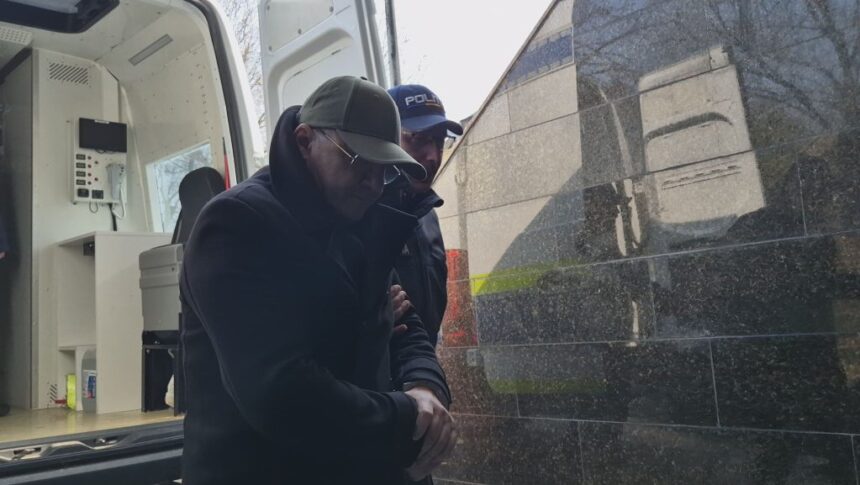 Fostul director al spitalului din Cernavodă, acuzat de corupție, eliberat de Tribunal, dar reținut de instanța superioară 1 fostul manager al spitalului din cernavoda acuzat de luare de mita pus in libertate de tribunal si mentinut dupa gratii de instanta superioara 6833b31d77abe