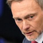 Fostul șef al finanțelor germane a provocat moartea câinelui unui renumit cineast într-un accident rutier 2 fostul ministru german de finante a ucis cu masina cainele unui producator de film 6819ea257214d