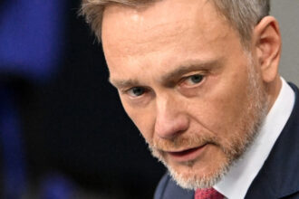 fostul ministru german de finante a ucis cu masina cainele unui producator de film 6819ea257214d