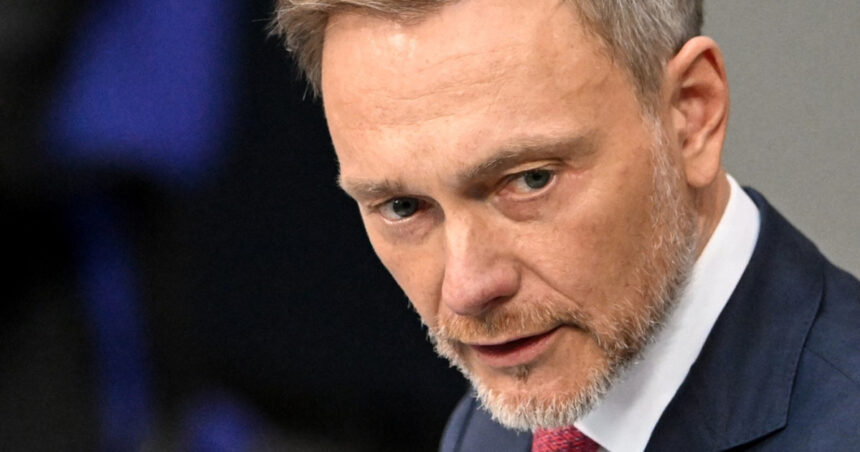 Fostul șef al finanțelor germane a provocat moartea câinelui unui renumit cineast într-un accident rutier 1 fostul ministru german de finante a ucis cu masina cainele unui producator de film 6819ea257214d