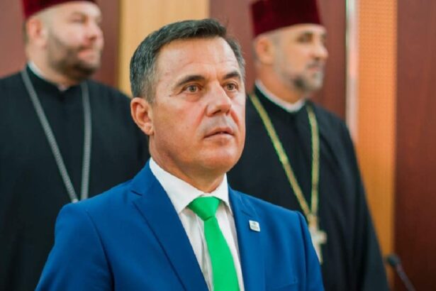 fostul ministru ion stefan transferat cu elicopterul la bucuresti in urma unui accident vascular cerebral 6839636a48ce0