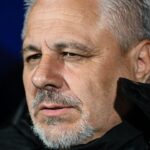 „Fostul lider al Rapidului îl critică pe Șumudică: „Un spectacol solitar! A dorit să fie atât căpitanul suporterilor, cât și strategul echipei”” 2 fostul presedinte al rapidului il pune la zid pe sumudica one man show a vrut sa fie si liderul galeriei si antrenor 68376f9d784b2