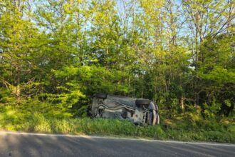 foto accident grav la iesire din costinesti spre tuzla o persoana in stop cardio respirator dupa ce trei autoturisme s au ciocnit 682aae464965f