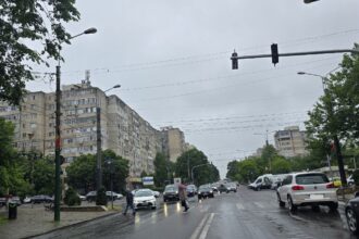 foto atentie soferi este haos la intersectia de la tomis 3 semafoarele nu merg pietoni si masini trec care cum pot 68342110c0afe