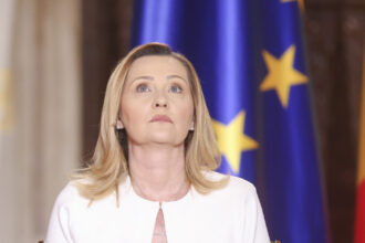 foto elena lasconi romania a ales europa si trebuie sa ramana pe acest drum postarea fostei sefe a usr care a starnit sute de reactii 681ded42deae1