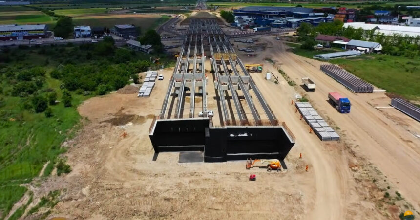 „Viteza promisiunilor chinezești: Autostrada A0 și realitatea întârzierilor în Lotul 3” 1 foto mitul vitezei chinezesti inca o data spulberat pe autostrada a0 lotul 3 nu va fi gata in 2025 afirma asociatia pro infrastructura 6835ee4abc5c6