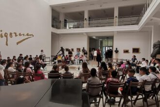 foto scoala altfel la muzeul de arta constanta elevii au descoperit patrimoniul cultural intr un mod creativ 681e019b9e973