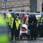 Accident la parada din Liverpool: O mașină a pătruns în mulțime, iar un suspect a fost prins! 2 foto si video o masina a intrat in multime la parada lui liverpool un barbat a fost retinut 6834bb75f0049