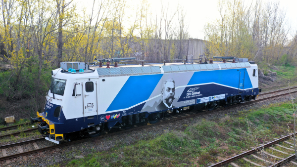 Softronic aduce în gară locomotivele Carol I și Simion Mehedinți pentru CFR Călători! 1 foto softronic livreaza cfr calatori locomotivele carol i si simion mehedinti 682ee4f522b5f