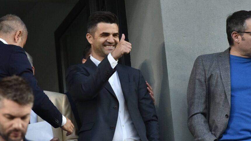 Un adolescent de 15 ani devine starul echipei CS Dinamo, pregătită de Florin Bratu! 1 foto un copil de 15 ani eroul lui cs dinamo formatia antrenata de florin bratu 6828580ee19c4