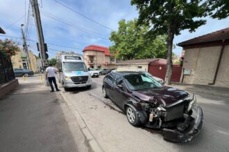foto video accident pe strada nicolae iorga un ford ar fi lovit un microbuz ct bus 683041ae4a884