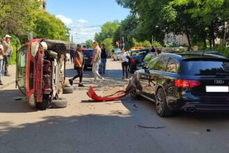 foto video accident rutier in constanta un autoturism s a rasturnat pe strada tulcei 682c430568608