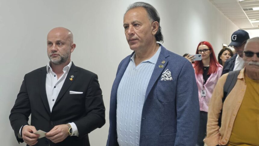 AUR la Constanța: Mohammad Murad și Hristu Cosmin își exprimă votul pentru cei șase milioane de români care au ales să emigreze! 1 foto video deputatii aur mohammad murad si hristu cosmin au votat astazi la constanta pentru cei sase milioane de oameni care au plecat din tara 681723ccd38ea