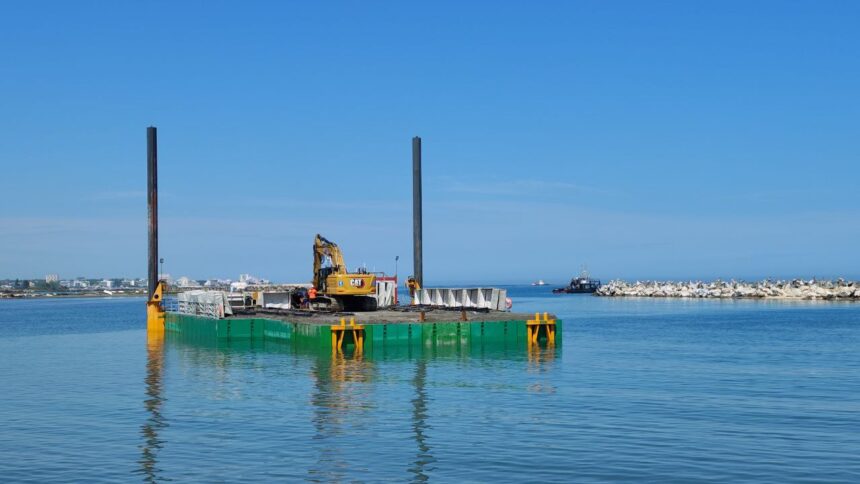 Continuă lucrările de refacere a plajelor: Van Oord ia măsuri în apropierea Hotelului Paradiso din Mangalia 1 foto video lucrarile de innisipare a plajelor continua van oord intervine in zona hotelului paradiso din mangalia 681a3752cdec8