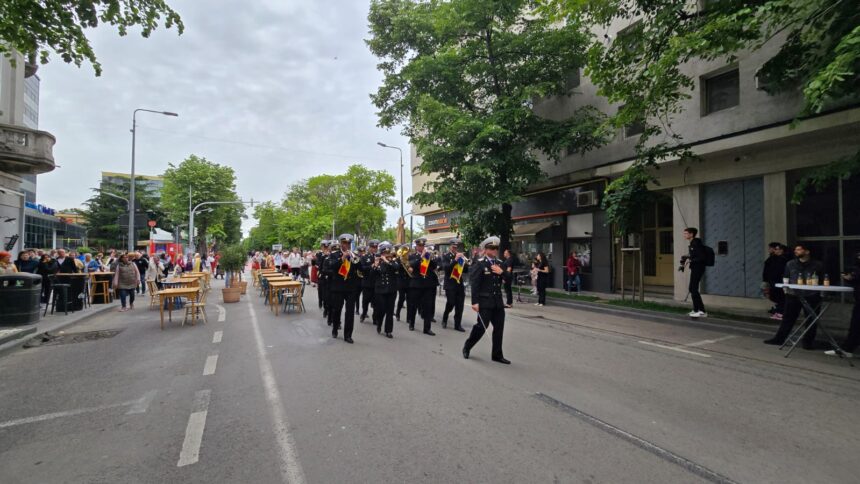 Sărbătoarea diversității culturale din Dobrogea: Un spectacol vibrant de tradiții pe străzile Constanței! Descoperă participanții! 1 foto video parada etniilor si a costumelor traditionale din dobrogea explozie de culoare pe strazile din constanta iata cine este prezent 683320cd6e29c