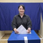 Primarul Iulia Iurea din Valu lui Traian, la vot: Am ales cu inima pentru comunitatea noastră și pentru o națiune liberă! 2 foto video primarul comunei valu lui traian iulia iurea a fost la urne am votat cu gandul la valureni am votat pentru o tara libera 6817119924889