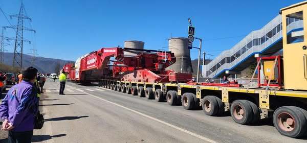 Un transport agabaritic de excepție a ajuns în România! 1 fotovideo nou transport agabaritic record in romania 6826fb66b6fe8