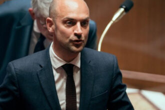 franta anunta ca relatia cu algeria e blocata si va expulza diplomati ca raspuns la o decizie nejustificata si nejustificabila 6824882d07f4d