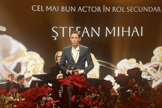 gala premiilor uniter stefan mihai de la teatrul de stat constanta a primit premiul cel mai bun actor in rol secundar pentru rolul feste din spectacolul a douasprezecea n 683501ab18096