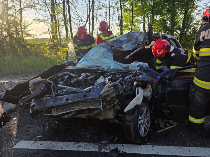 Tragedie pe șosea: Coliziune devastatoare între trei autovehicule la ieșirea din Costinești, soldată cu o victimă mortală 1 galerie foto accident rutier teribil cu 3 masini la iesire din costinesti o persoana a murit 682ab87397e3b