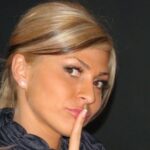 Ada Nechita, una dintre celebrele personalități prezente la ceremonia de rămas bun a Cristinei Neagu (transmisă pe Pro TV și VOYO) 3 galerie foto ada nechita printre invitate la meciul de retragere al cristinei neagu live pe pro tv si voyo 6831ce750a402