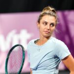Jaqueline Cristian, înfruntată de Swiatek, păstrează titlul de româncă #1 la Roland Garros 2025: câți bani a obținut pentru fiecare minut petrecut pe terenul parizian. 3 galerie foto batuta de swiatek jaqueline cristian ramane romanca 1 la roland garros 2025 cati bani a castigat per minut jucat la paris 6839cc4a3c1f4