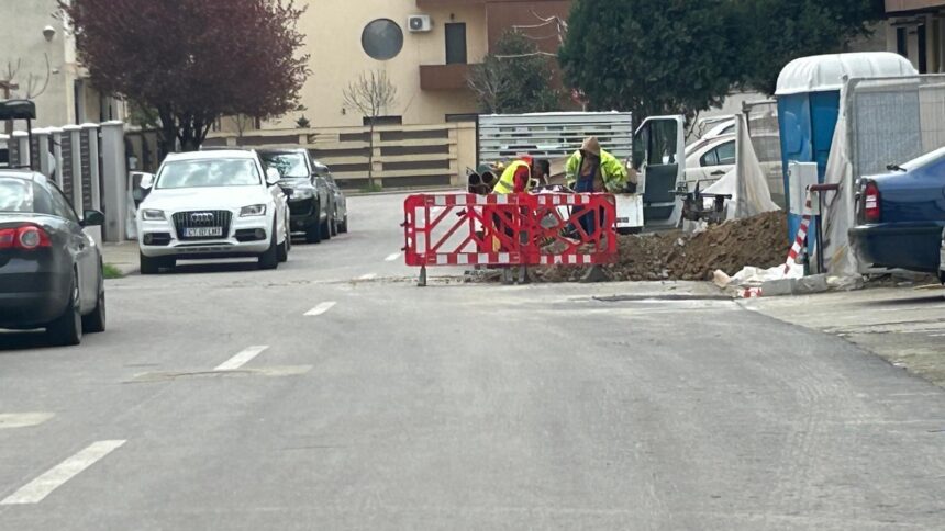 Construcții Neautorizate: Asfaltul Proaspăt de pe Strada Bratislava din Constanța, Făcut Țărână! 1 galerie foto constructori neautorizati au distrus asfaltul proaspat turnat pe strada bratislava din constanta 6829d411296e3