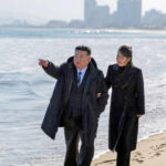 Kim Jong Un inaugurează un impresionant complex turistic în Coreea de Nord, dar rămâne un mister cum vor fi ocupate cele mii de camere ale stațiunii. 2 galerie foto kim jong un deschide un mega complex turistic in coreea de nord dar nu este clar cum va umple miile de camere din statiune 6818aaeb95ce7