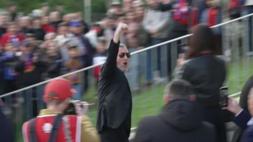 Mihai Stoica, Misterul în Negru, strălucește la festivitatea titlului! Alături de el, Charalambous și Pintilii au făcut senzație! 1 galerie foto mihai stoica man in black la sarbatoarea de titlu charalambous si pintilii i s au alaturat 6828b35490464
