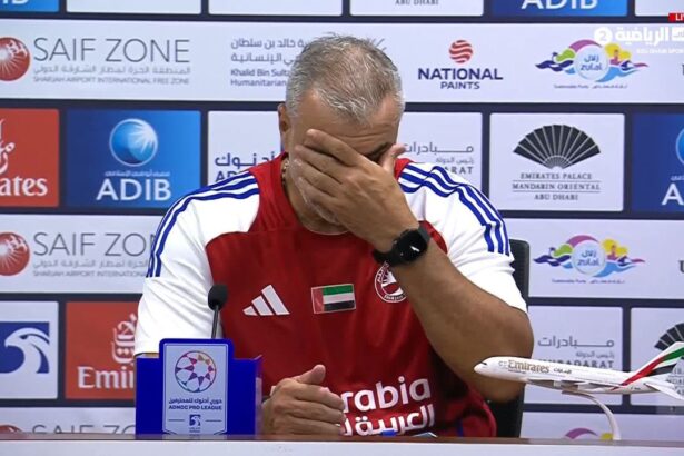 galerie foto olaroiu mesajul care l a facut sa planga bannere uriase in limba engleza afisate la ultimul sau meci 6833fd393111c