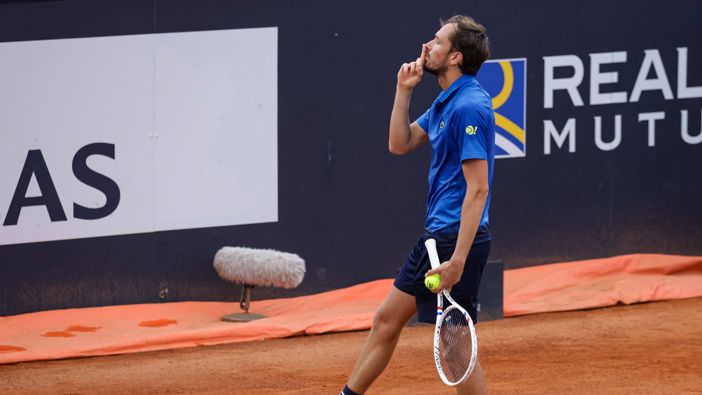 Publicul din Roma a fost provocator în turneele de tenis: aventurile lui Medvedev și ale unei jucătoare de 22 de ani 1 galerie foto public ostil in turneele de tenis de la roma prin ce au trecut medvedev si o jucatoare de numai 22 de ani 68273ec03630f