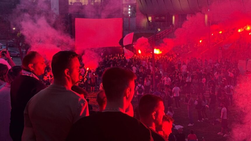 Spectacol de neuitat! Reacțiile pasionaților Universității Cluj după ce au ales să nu se deplaseze la Gruia pentru meciul CFR - U 1 galerie foto show total ce au facut fanii universitatii cluj dupa ce au refuzat sa mearga in gruia pentru cfr u 681662d2e11bc