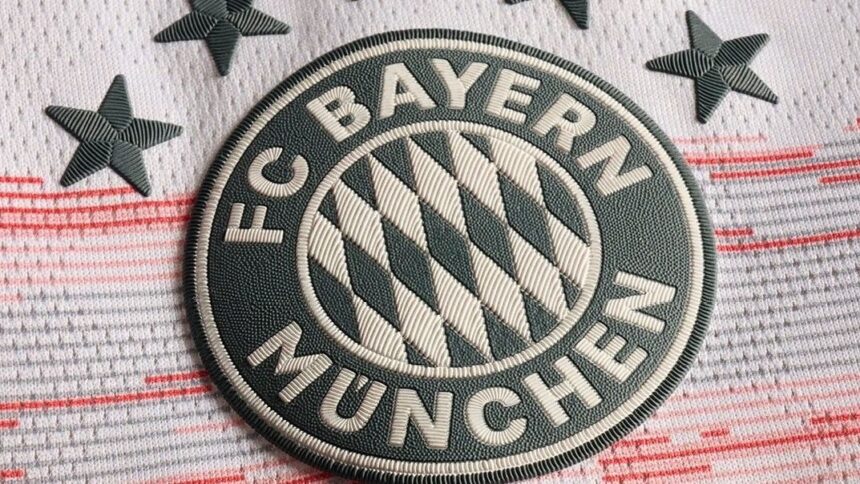 Bayern Munchen strălucește în noul său echipament, sărbătorind triumful recent! 1 galerie foto spectaculos bayern munchen si a prezentat noul echipament imediat dupa ce a castigat titlul 681873cbe7b00