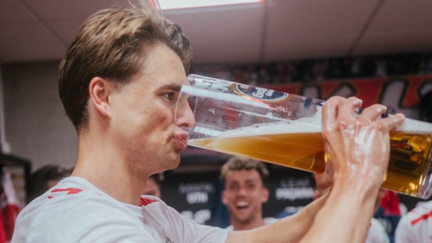 "Întâlnire cu ‘Țapii’! FC Koln triumfă în liga a doua și urcă în Bundesliga" 1 galerie foto tapi de bere fc koln a castigat divizia secunda si a promovat in bundesliga 682b1756bf0b0