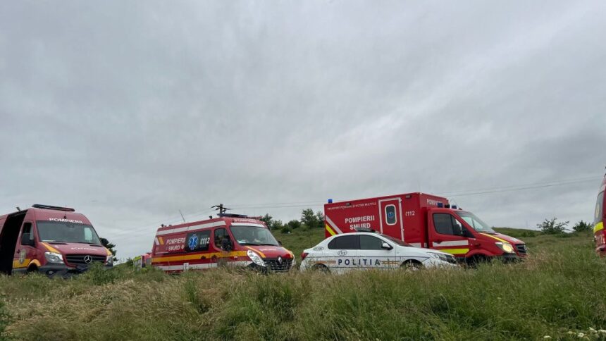 Tragedie în Portul Medgidia: Un bărbat și fiul său au căzut în apă, iar autoritățile confirmă decesul adultului. 1 galerie foto update adultul a fost declarat decedat alerta un barbat si fiul lui minor au cazut in apa in portul medgidia 6833774bb0ec0