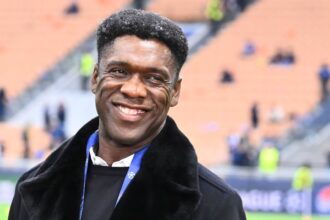 galerie foto uriasul seedorf a revenit in fotbal convins de superba sa sotie care l a convertit si la islam bine ai venit 6823157525e64