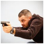 George Piștereanu, recompensat de FBI Los Angeles pentru curajul său în capturarea unui infractor periculos: „Suspectul era extrem de înarmat” 2 george pistereanu premiat de fbi los angeles dupa ce a imobilizat un infractor suspectul era extrem de periculos inarmat pana in dinti exclusiv 6827383990193