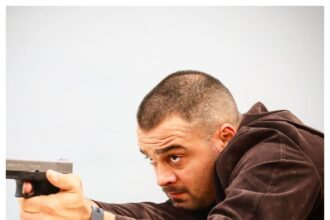 george pistereanu premiat de fbi los angeles dupa ce a imobilizat un infractor suspectul era extrem de periculos inarmat pana in dinti exclusiv 6827383990193