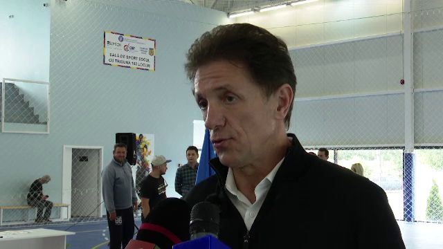 Gică Popescu a surprins esența lui Cristi Chivu în doar două cuvinte! 1 gica popescu l a descris in doar doua cuvinte pe cristi chivu 6835db50d8872