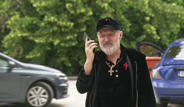 gigi becali nu s a abtinut dupa dinamo rapid si i a ironizat pe giulesteni replica acida a patronului de la fcsb 68236d53d64cf