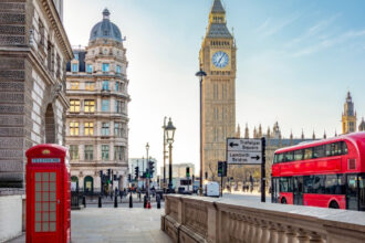 guvernul britanic anunta azi planul radical de reducere a imigratiei cum se vor obtine permisele de sedere permanenta 682189da4f617