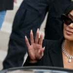 „Bunicii hoți” judecați la Paris pentru jaful bijuteriilor Kim Kardashian. Reacția vedetei după sentință 2 hotii bunici condamnati la paris pentru furtul bijuteriilor lui kim kardashian mesajul transmis de vedeta dupa verdict 683296dc7491a