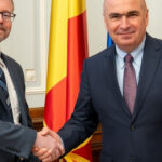 Ilie Bolojan a purtat discuții cu reprezentantul Ambasadei SUA la București privind urgența creării unui guvern solid și eficient. 3 ilie bolojan a discutat cu insarcinatul cu afaceri al ambasadei sua la bucuresti despre importanta formarii rapide a unui guvern stabil 6835d26c6150a