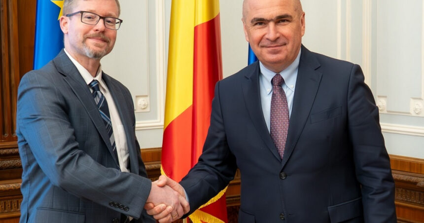 Ilie Bolojan a purtat discuții cu reprezentantul Ambasadei SUA la București privind urgența creării unui guvern solid și eficient. 1 ilie bolojan a discutat cu insarcinatul cu afaceri al ambasadei sua la bucuresti despre importanta formarii rapide a unui guvern stabil 6835d26c6150a
