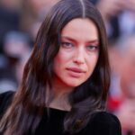 „Văduva Neagră strălucește la Cannes 2025: Un nou stil vestimentar care îmbrățișează eleganța fără nuditate” 2 imagini cu vaduva neagra de la cannes 2025 fotomodelul s a adaptat noului cod vestimentar care interzice nuditatea 6825e332b65a7