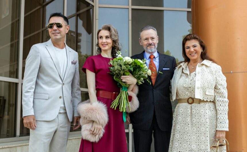 imagini noi de la cununia civila a lui mihai albu cu elena nechifor mireasa nu s a putut abtine si a izbucnit in lacrimi 6831a0fb6c71e
