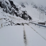 Peisaje de poveste: Zăpada a îmbrăcat Transfăgărășanul 3 imagini spectaculoase a nins pe transfagarasan 681dda5e0076b