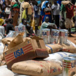 Consecințe devastatoare ale reducerii fondurilor USAID: Mii de oameni nevoiași rămân fără hrană, stocurile zac în depozite 3 impact dur al taierii fondurilor usaid alimente pentru milioane de oameni saraci raman blocate in depozite 6827a62875d2c